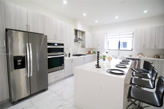 5 of 26 - 4335 Nw 81st Ave, Doral, FL