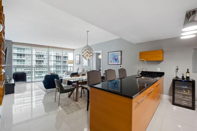 3 of 15 - 475 Brickell Ave 5109, Miami, FL