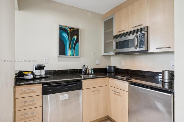 5 of 32 - 2670 E Sunrise Blvd 409, Fort Lauderdale, FL