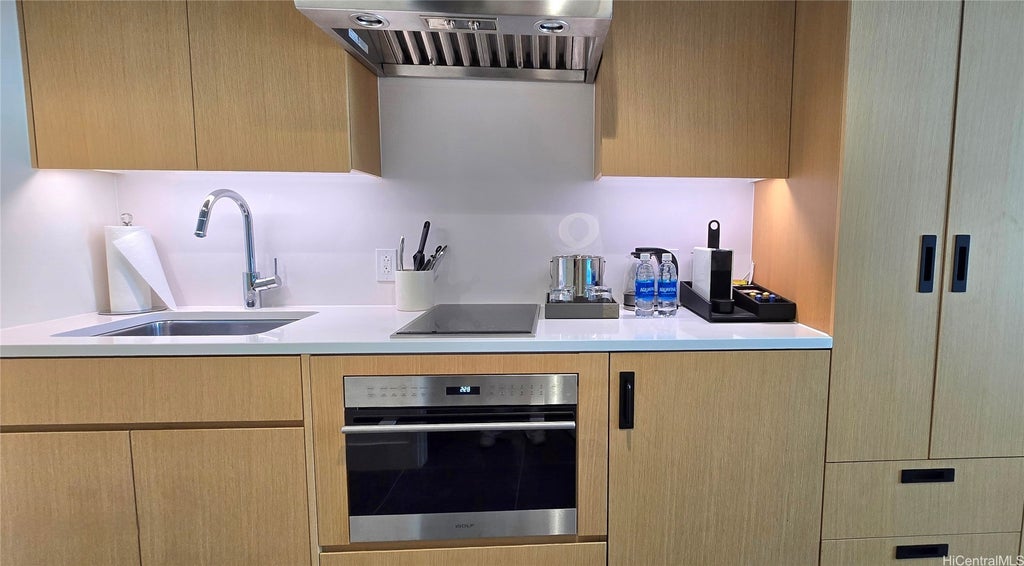 (unit #3308) 1390 Kapiolani Boulevard, Honolulu