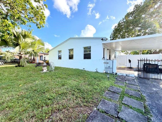 3 of 17 - N/A, West Park, FL