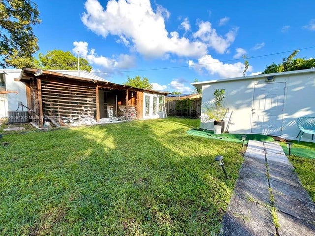 4 of 17 - N/A, West Park, FL