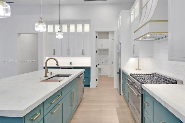 3 of 26 - 538 13th St Sw, Naples, FL