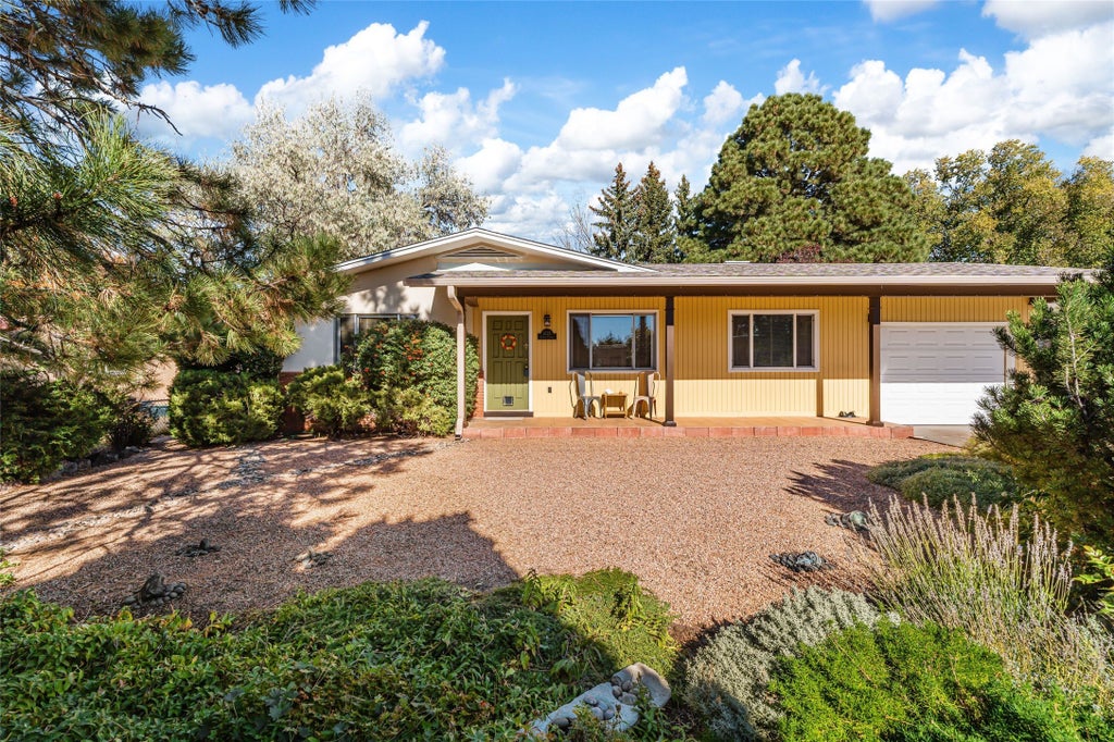 2725 Camino Chueco, Santa Fe
