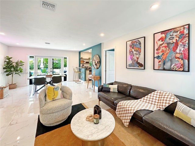 3 of 14 - 1424 Ne 118th St, Miami, FL