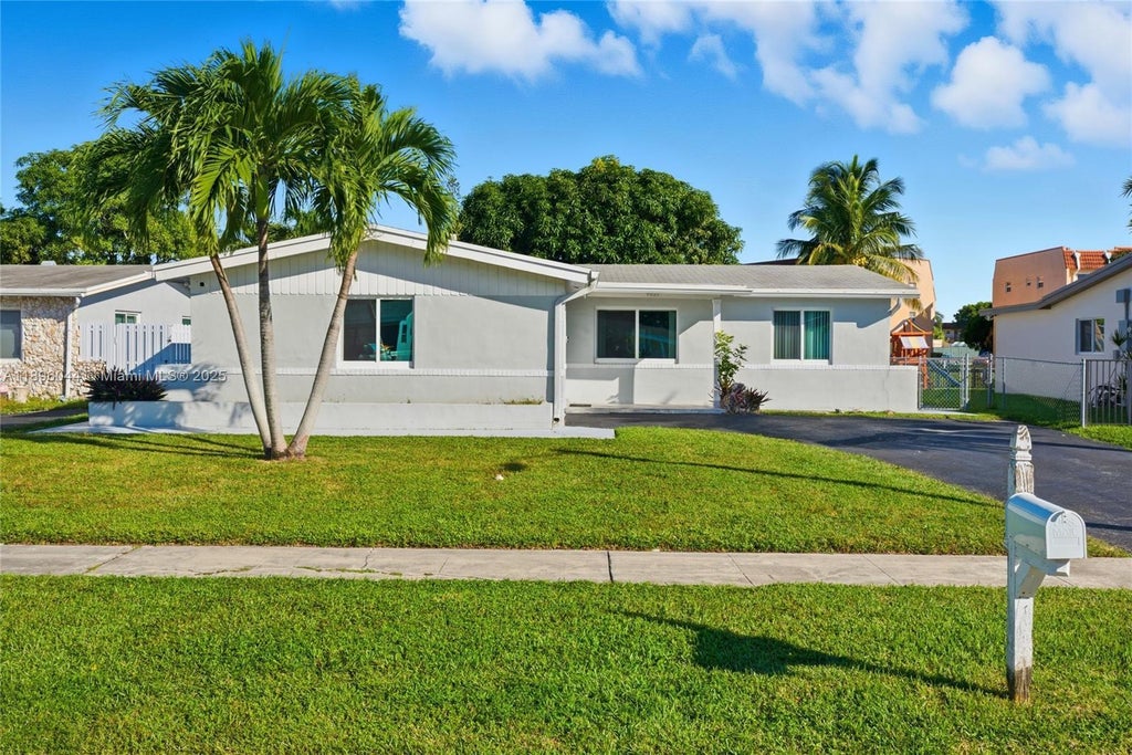 9021 Nw 26th Pl, Sunrise