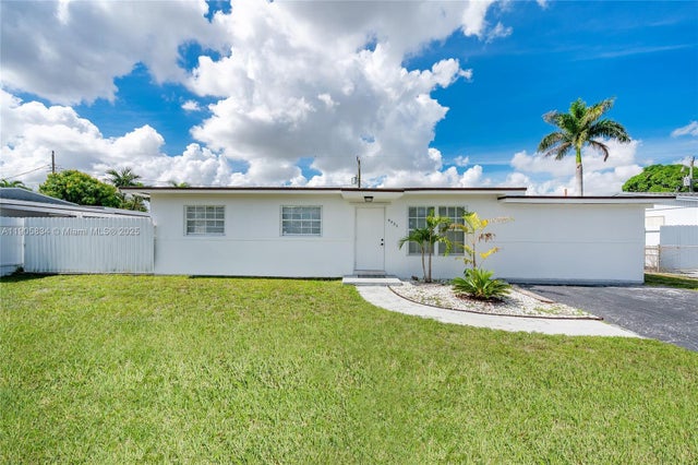 3 of 35 - 5420 Nw 182nd St, Miami Gardens, FL