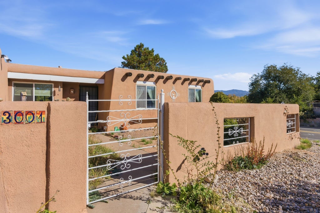 3001 Camino Del Bosque, Santa Fe
