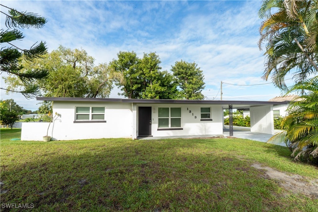 1313 Thompson St, North Fort Myers