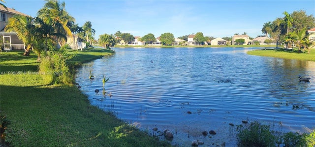 3 of 41 - 649 Willow Bend Rd, Weston, FL