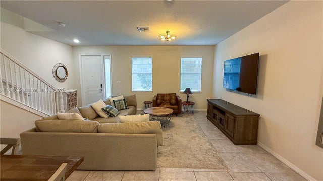 3 of 26 - 5110 Eucalyptus Dr 3, Hollywood, FL