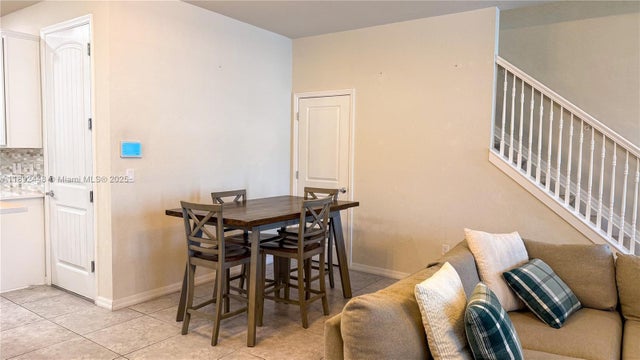 5 of 26 - 5110 Eucalyptus Dr 3, Hollywood, FL