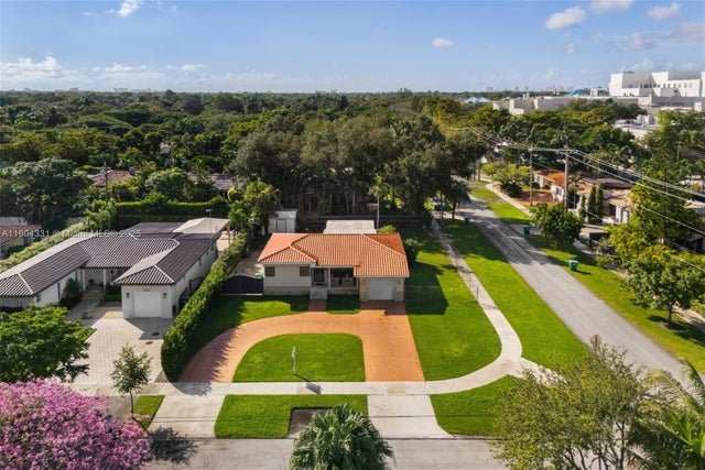 6040 Sw 29th St, Miami