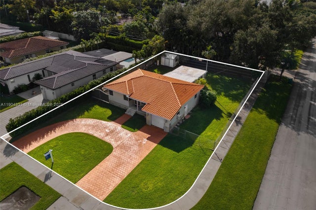 3 of 18 - 6040 Sw 29th St, Miami, FL