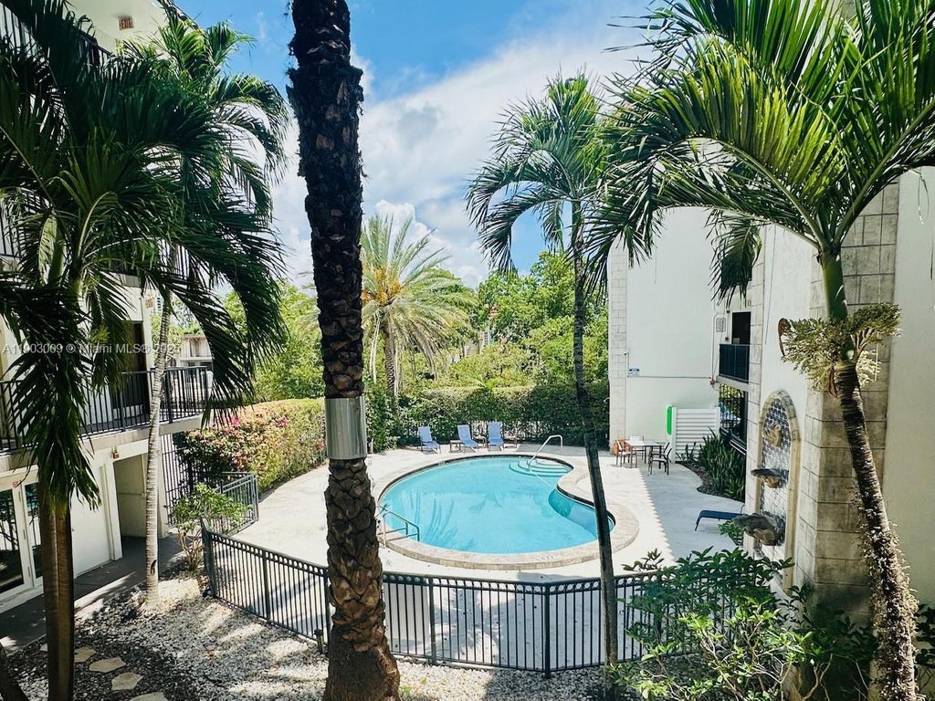 924 Se 2nd St #9, Fort Lauderdale