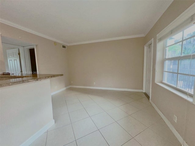 5 of 19 - 924 Se 2nd St #9, Fort Lauderdale, FL