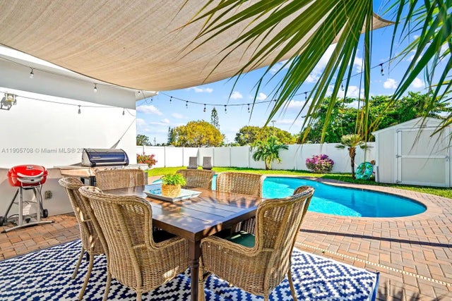 2 of 45 - 1006 S Arnold Ave, Lantana, FL