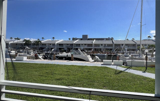 3550 Ne 169th St 107, North Miami Beach