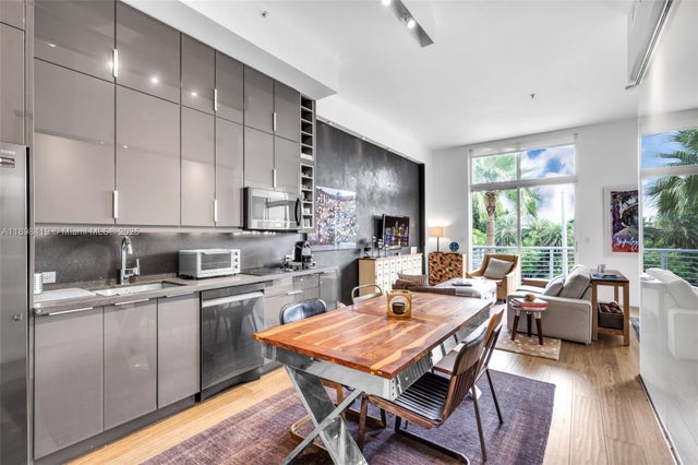 4 of 45 - 2001 Meridian Ave 404, Miami Beach, FL