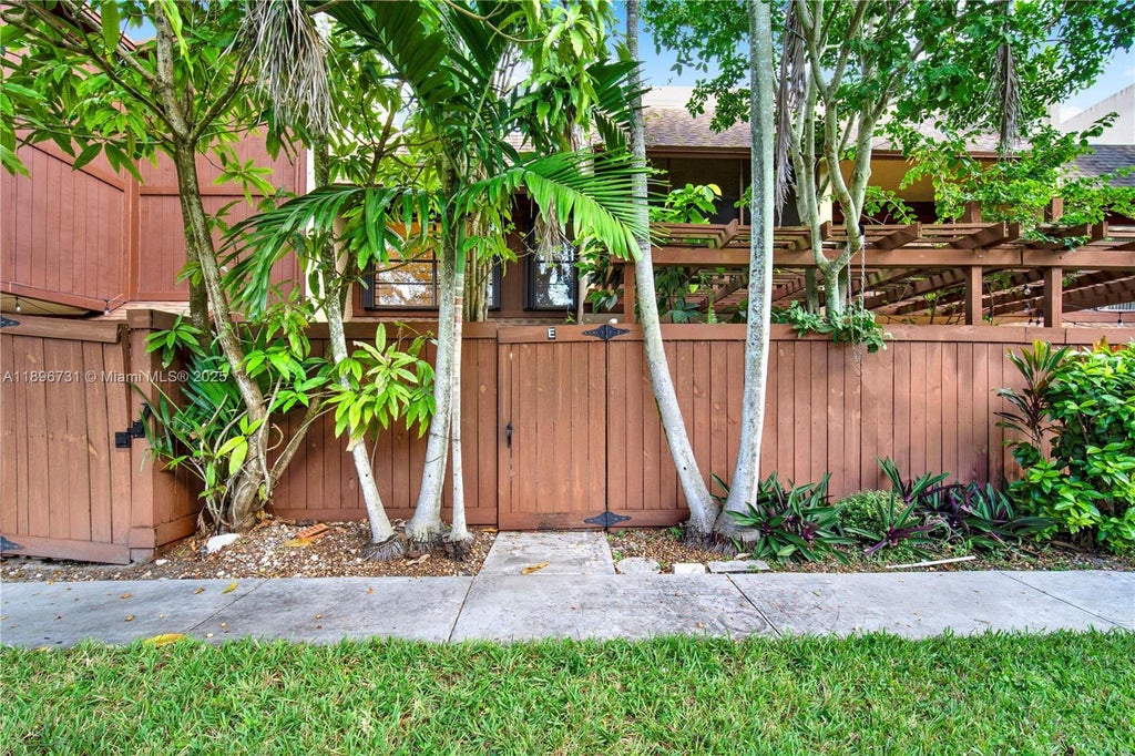 6415 Sw 116th Pl, Miami