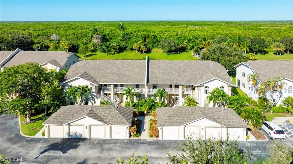 314 Newport Dr 1605, Naples