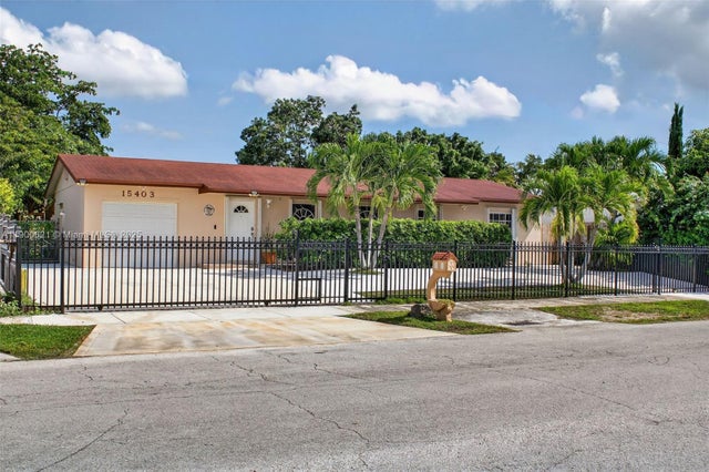 2 of 48 - 15403 Sw 107th Ct, Miami, FL