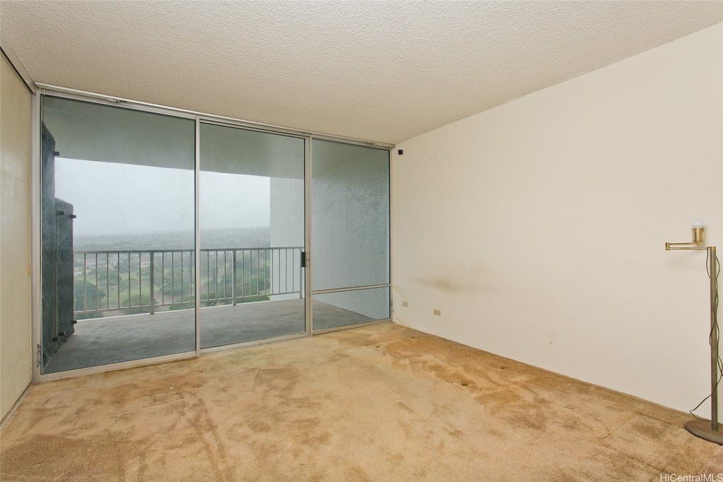 (unit #28b) 98-410 Koauka Loop, Aiea