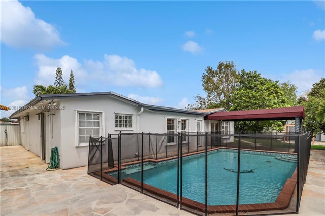 2 of 49 - 6051 Sw 110th Ave, Miami, FL