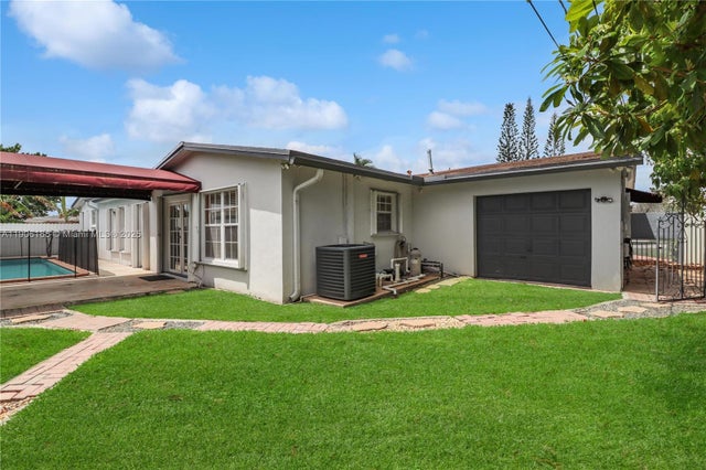 3 of 49 - 6051 Sw 110th Ave, Miami, FL