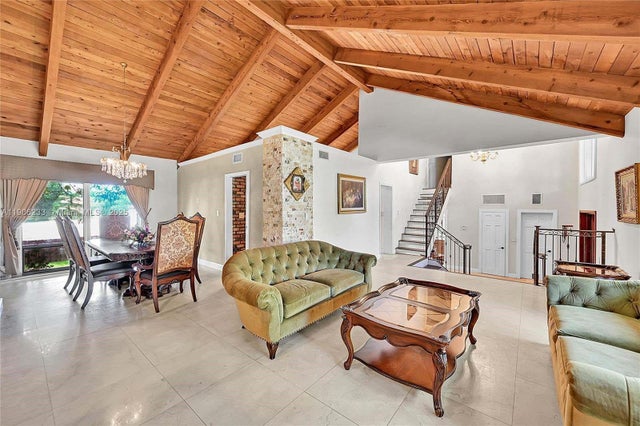 4 of 26 - 863 W Coco Plum Cir, Plantation, FL