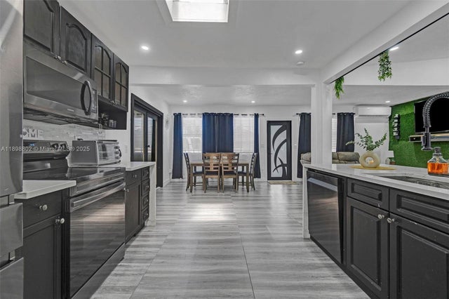 3325 Sw 59th Ter, West Park