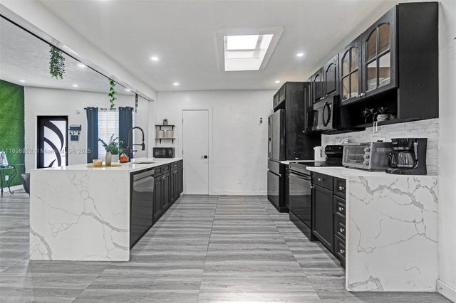 2 of 19 - 3325 Sw 59th Ter, West Park, FL