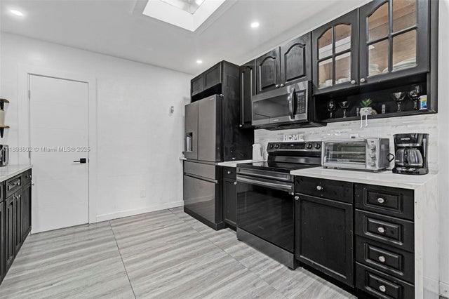 3 of 19 - 3325 Sw 59th Ter, West Park, FL