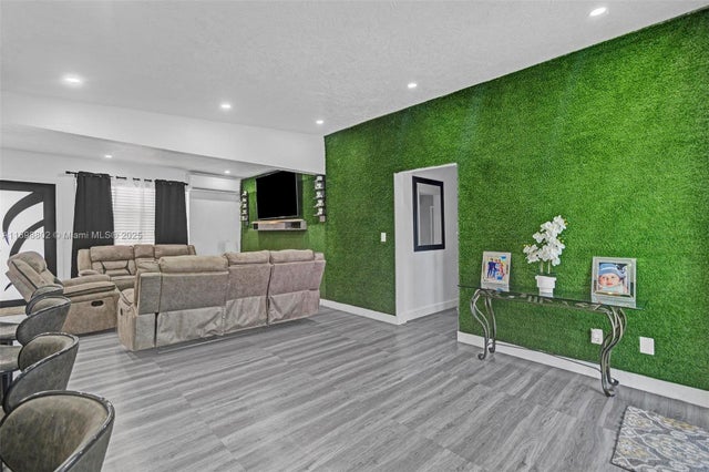 4 of 19 - 3325 Sw 59th Ter, West Park, FL