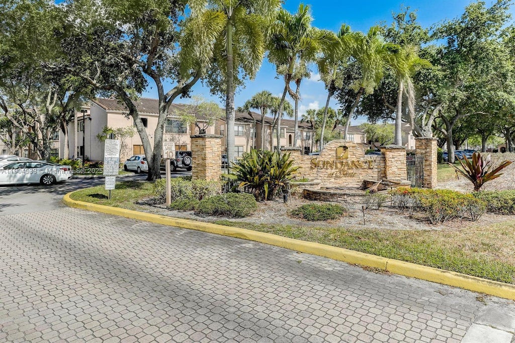 2846 S University Dr 4104, Davie