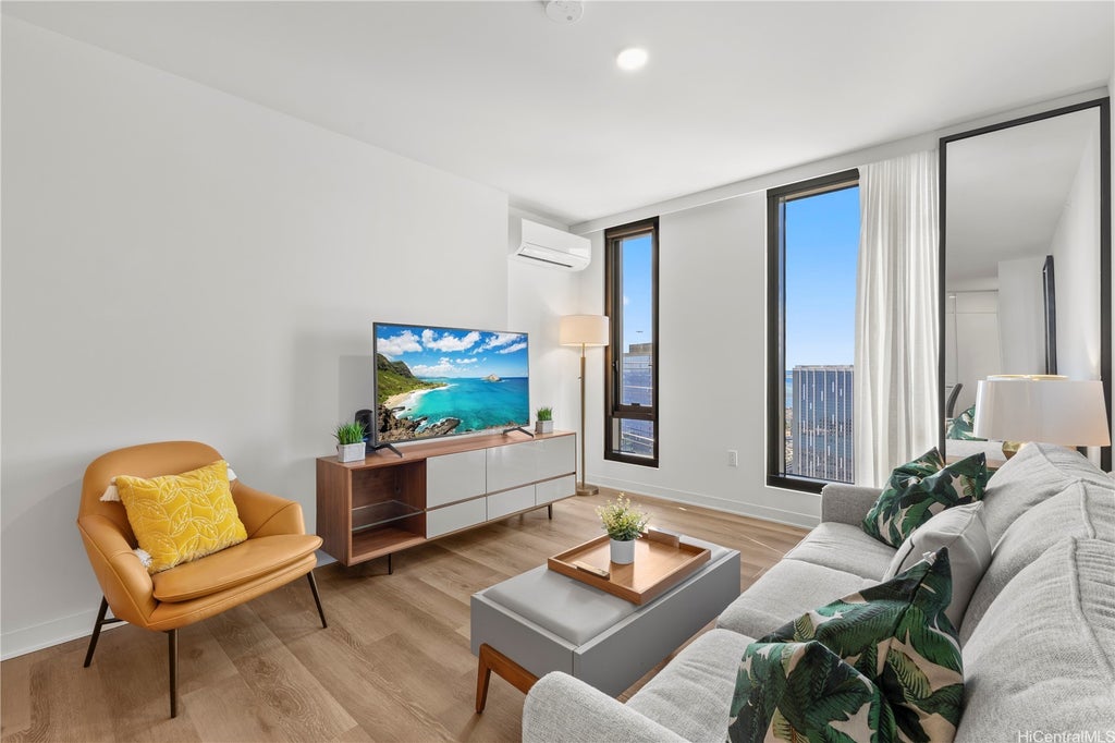 (unit #4113) 987 Queen Street, Honolulu