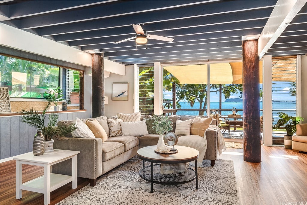 47-849 Kamehameha Highway, Kaneohe