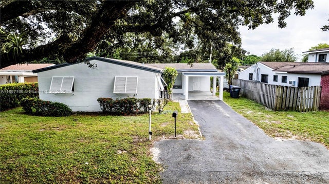 3 of 31 - 6620 Charleston St, Hollywood, FL