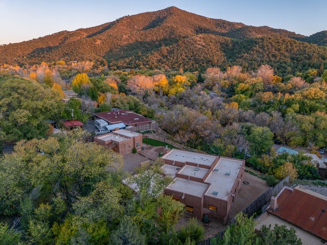 1612 Cerro Gordo Road, Santa Fe