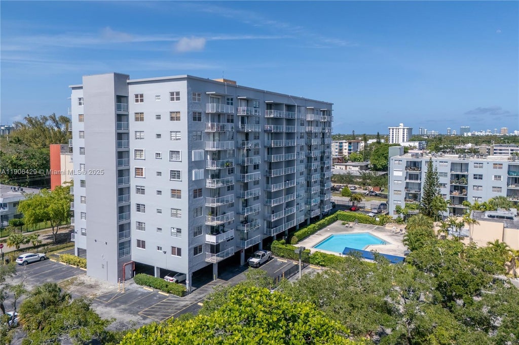 1470 Ne 125th Ter Ph9, North Miami