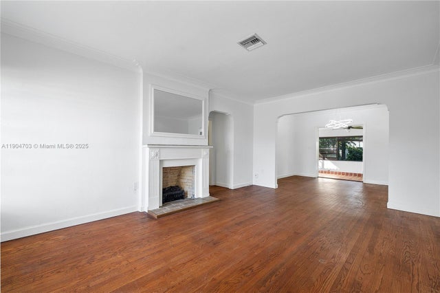 5 of 25 - 8826 Emerson Ave, Surfside, FL