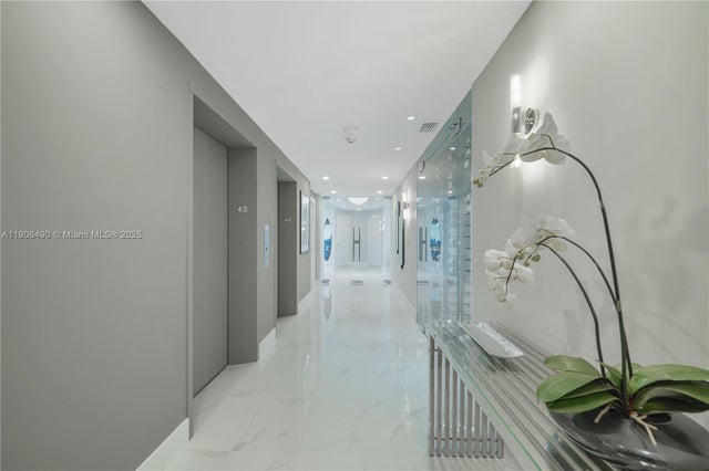 2 of 100 - 300 S Pointe Dr 4306, Miami Beach, FL