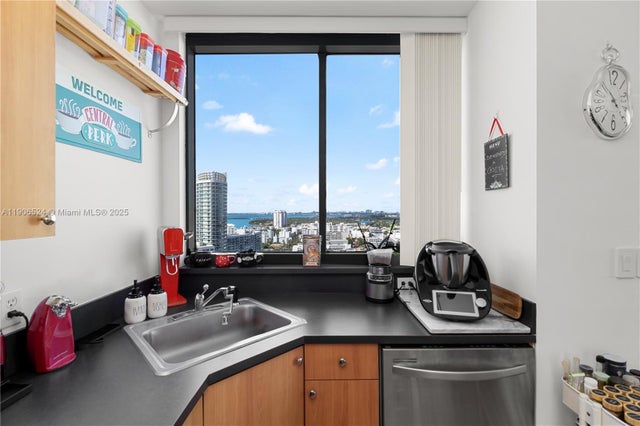 5 of 15 - 1330 West Ave 2513, Miami Beach, FL