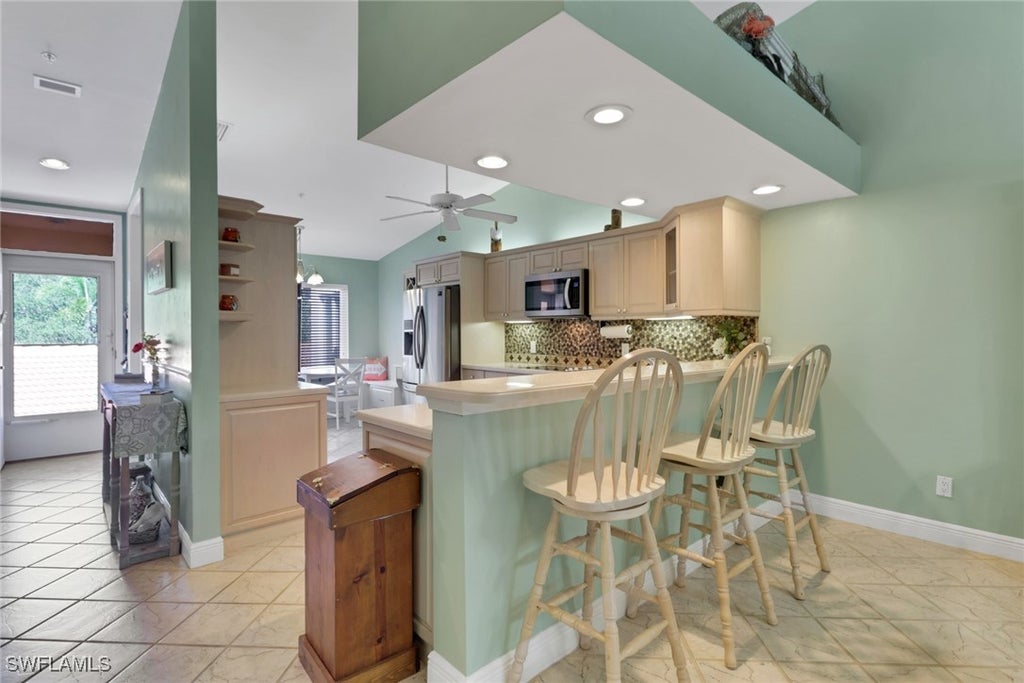 2375 Hidden Lake Dr 4404, Naples