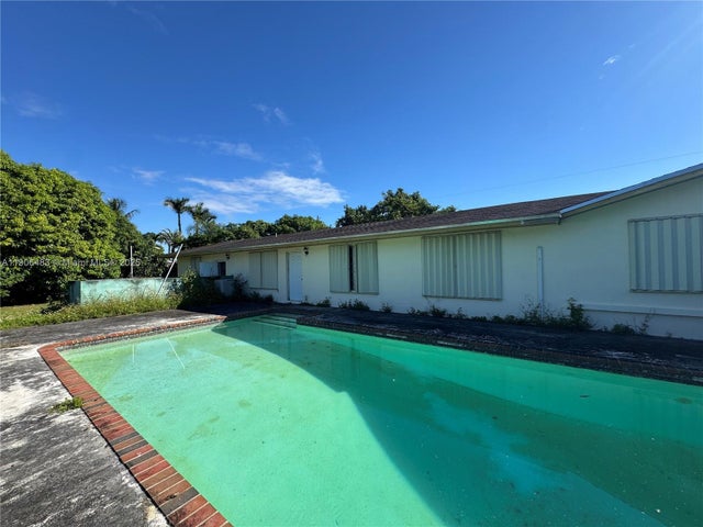 4 of 7 - 22900 Sw 172nd Ave, Miami, FL