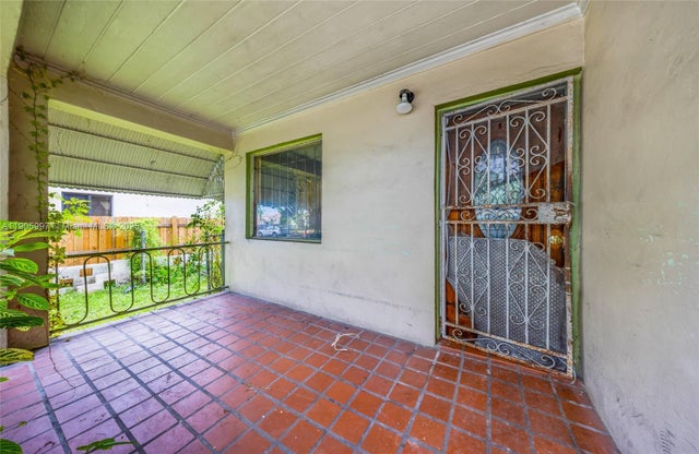 2 of 38 - 738 Nw 47th St, Miami, FL