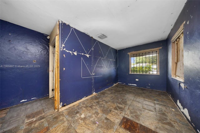 3 of 38 - 738 Nw 47th St, Miami, FL