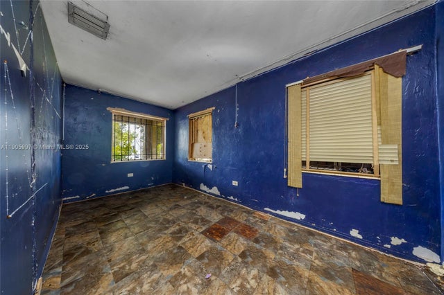 5 of 38 - 738 Nw 47th St, Miami, FL