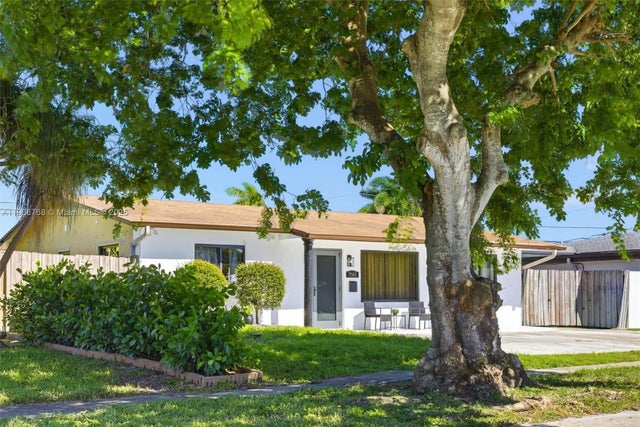 3 of 33 - 7511 Taylor St, Hollywood, FL