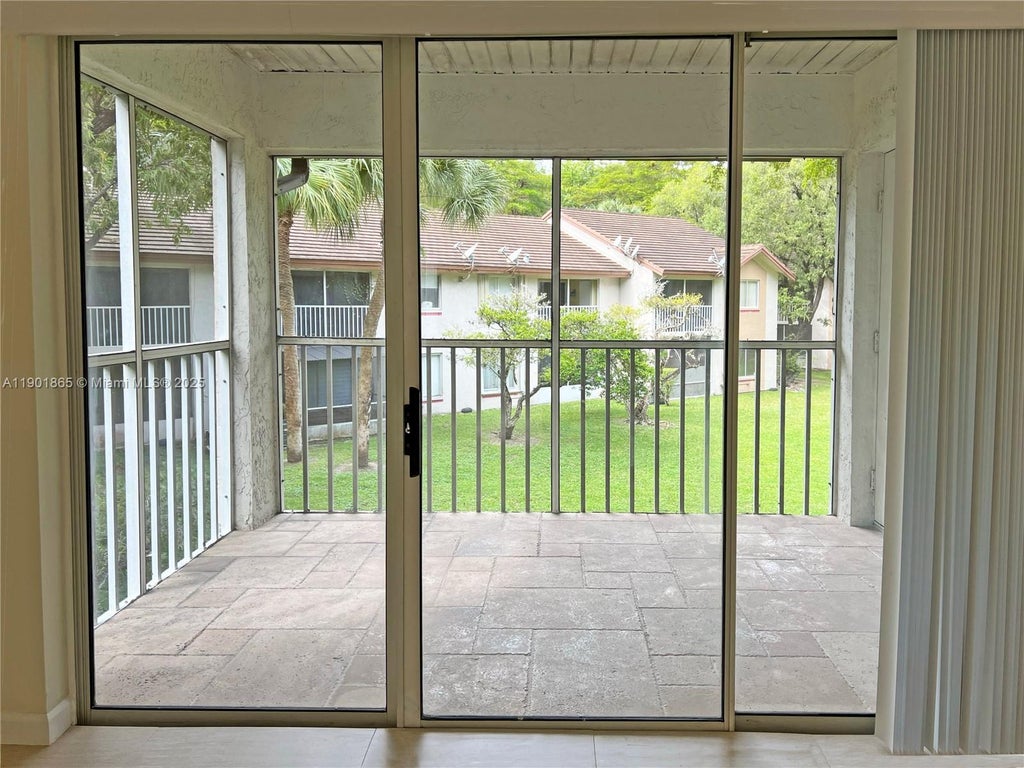 14015 Sw 91st Ter 14015, Miami